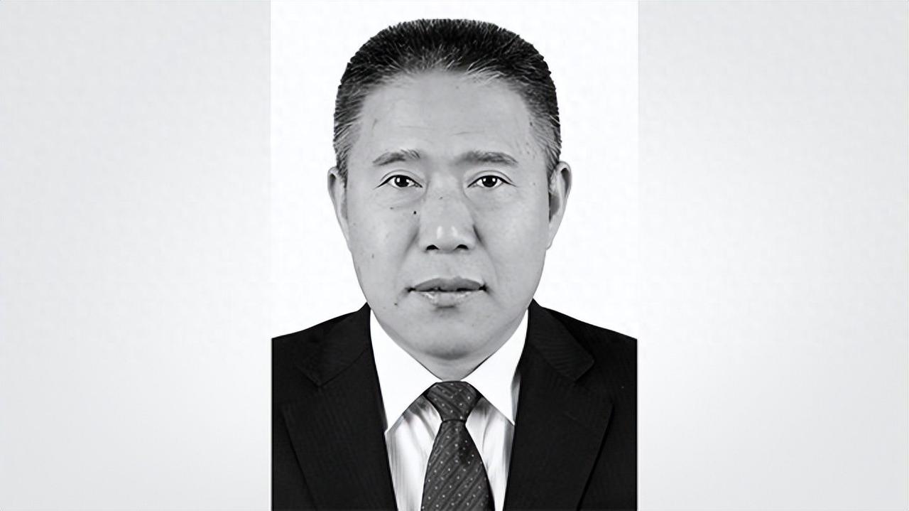 又一个牛叉的人走了， 今年才 64 岁！

64岁，刚好到退休的年纪，本来可以放