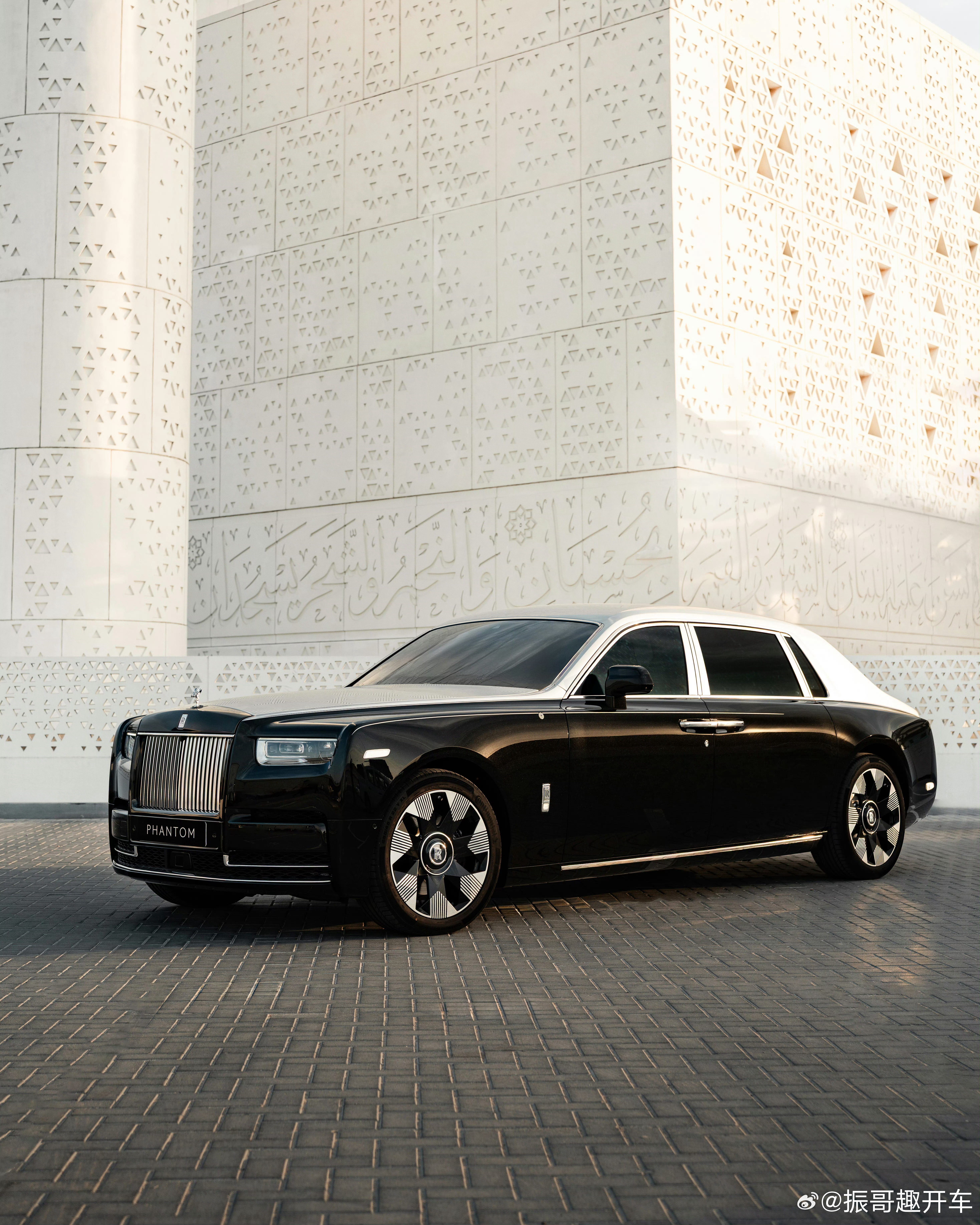 男子丽江旅游中奖1034万 看到热搜话题第一，不禁想象，如果是中这1000多万买