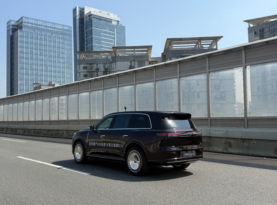 为什么说它是“最霸气的华系SUV”？去岚图门店看泰山Ultra！近日，岚图汽车正