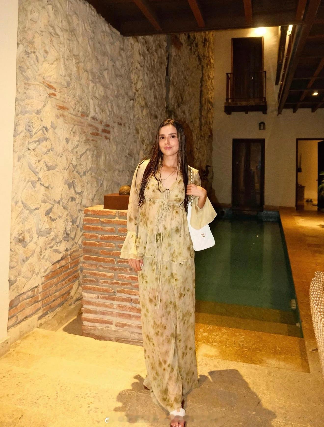 【WTA女孩独家日常之奥索里奥】奥索里奥私服一直很时髦在线。休假的奥索里奥更是有