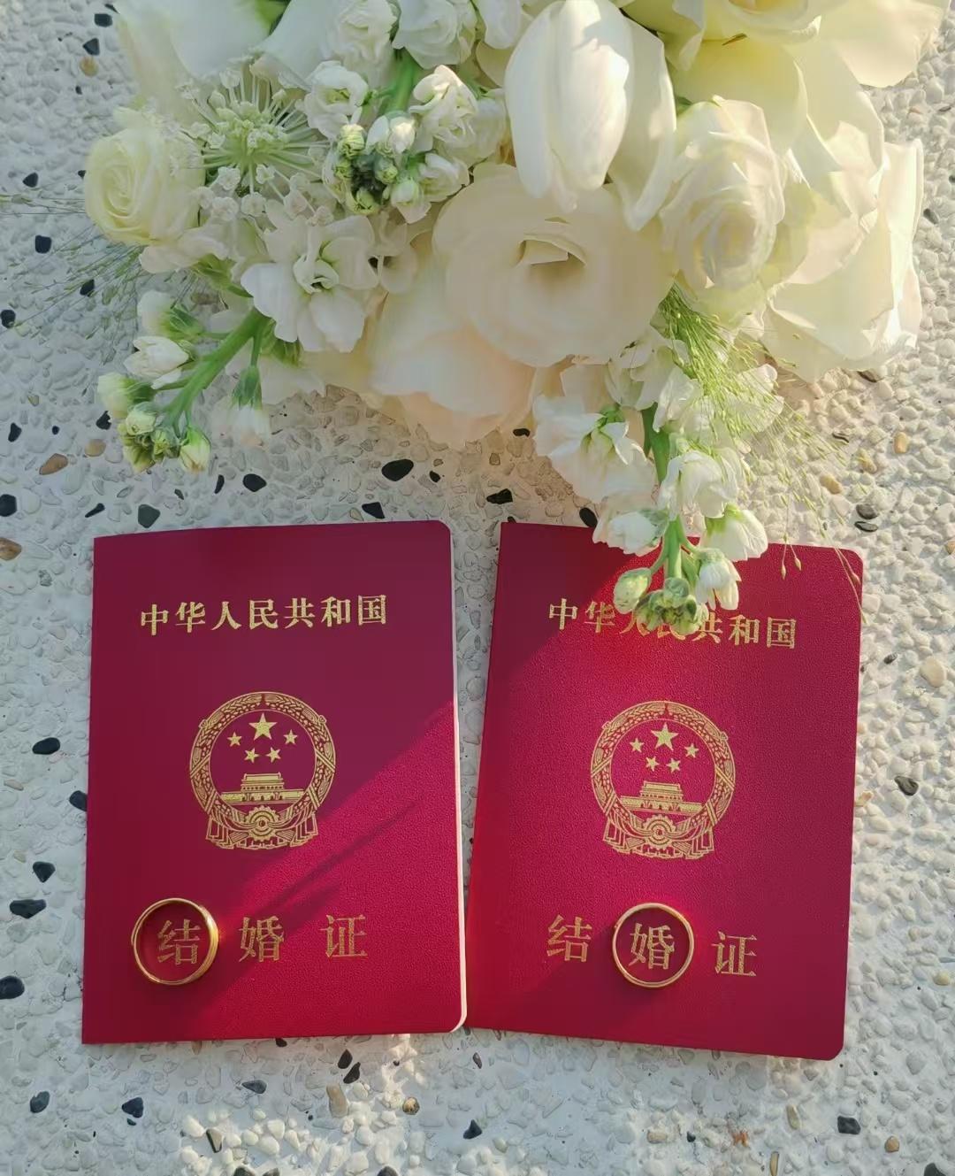 非常现实的话：
“现代婚姻，早已不是‘嫁娶’，
而是一场彻头彻尾的经济学整合。