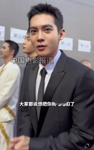 于适好放得开……精神状态异于常人……主打一个你敢给我就敢要，你让我在一众大佬面前