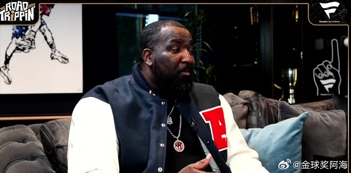 体育 此前据Shams报道，活塞核心后卫康宁汉姆确诊气胸，预计将缺席较长一段时间