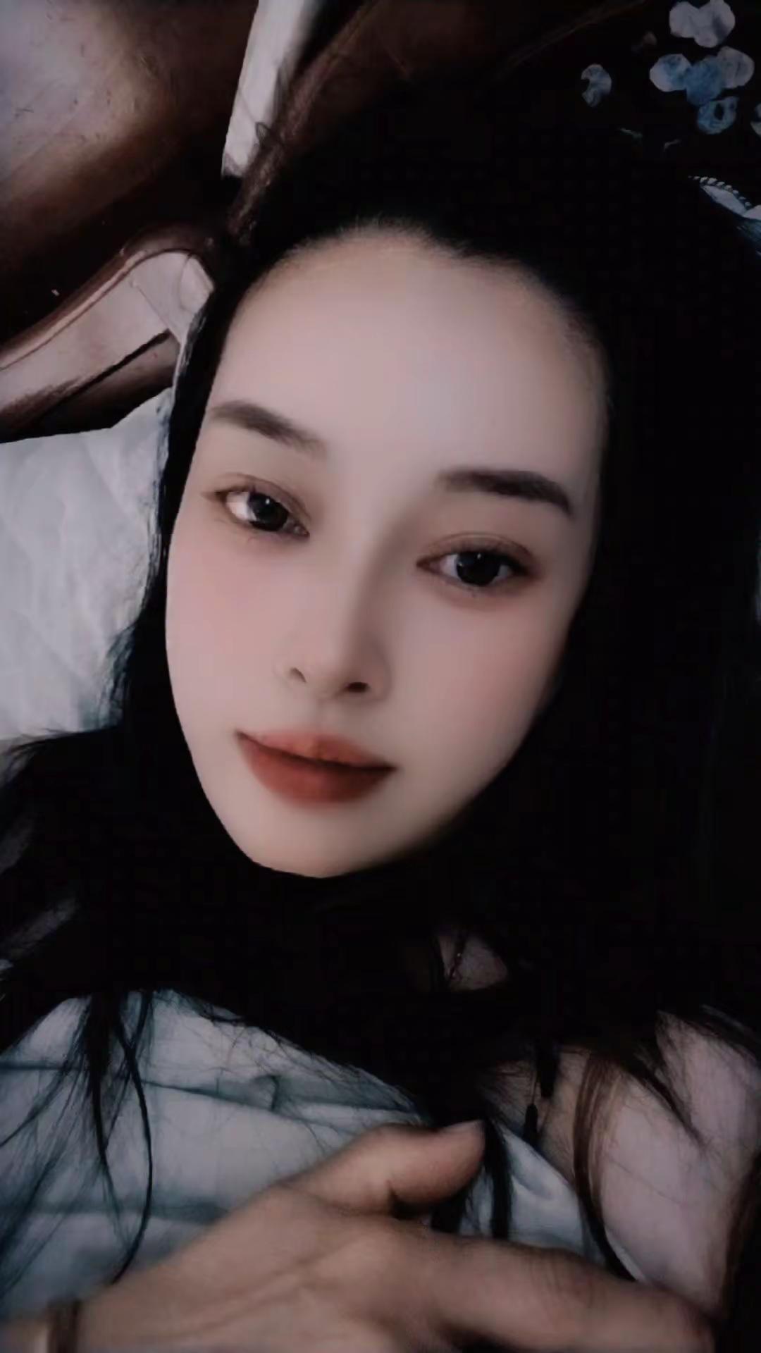 睡醒美一下🌹不睡觉的时候你在想什么