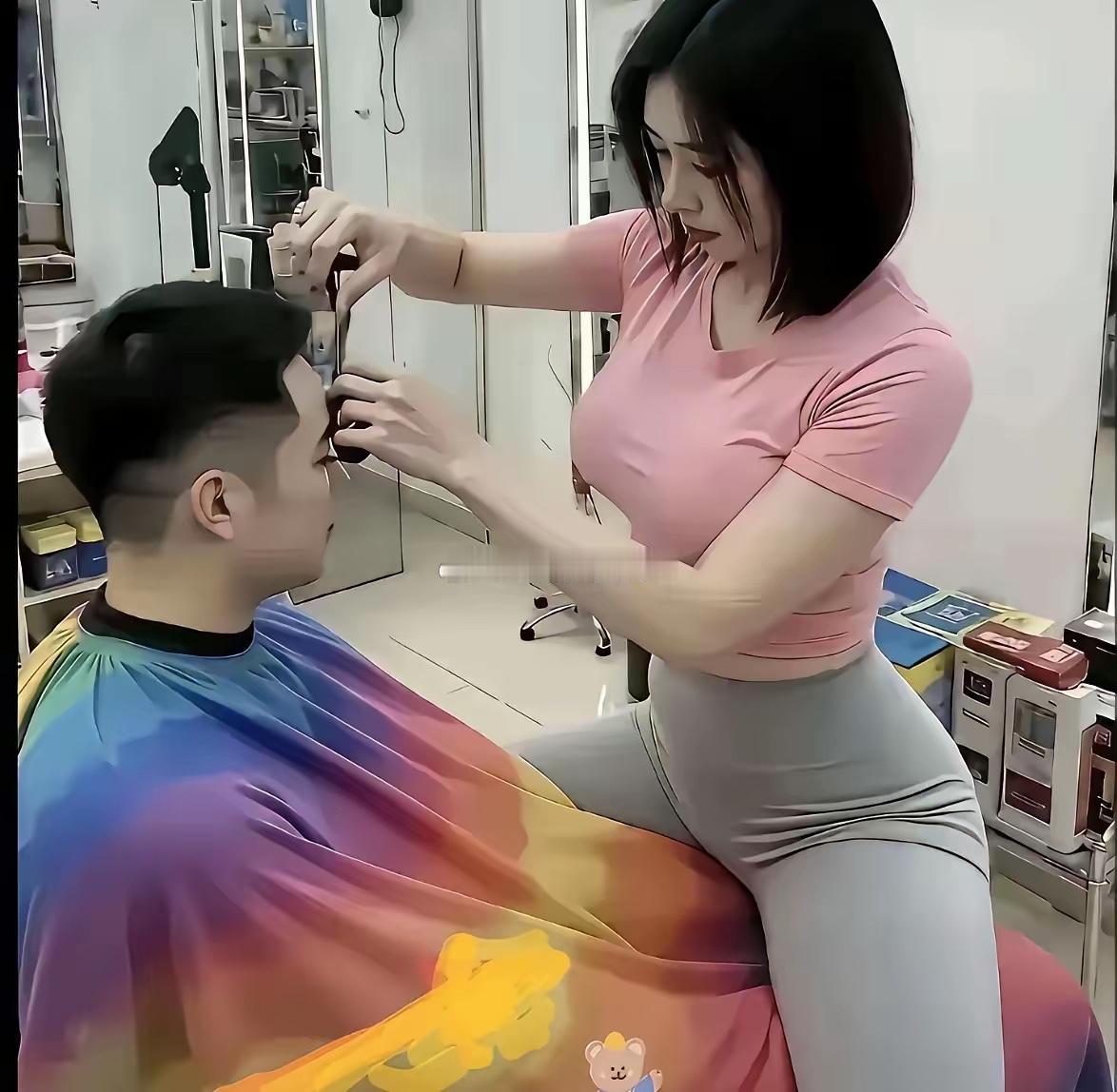 美发师手艺高超，发型设计惊艳！