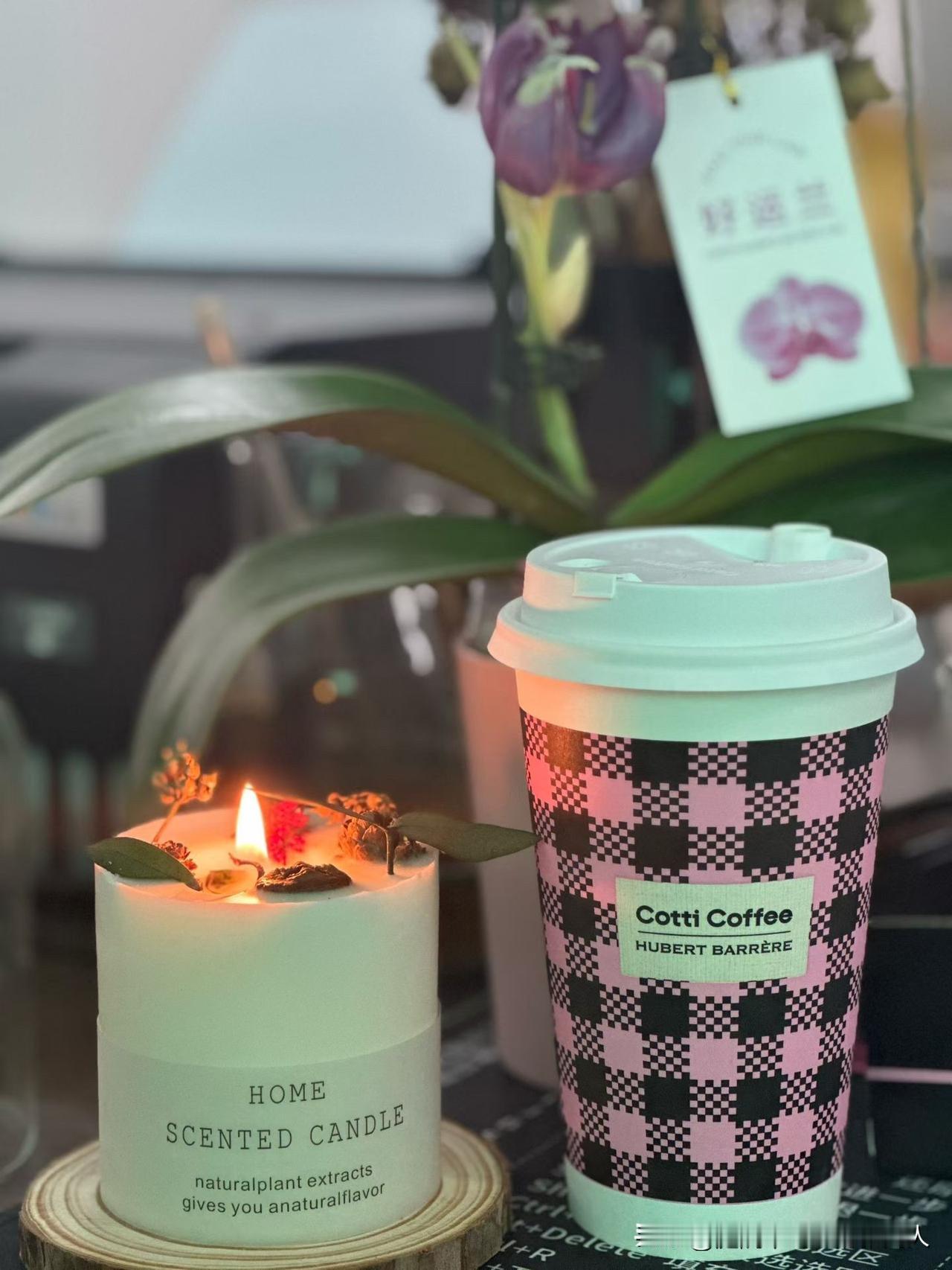 在某银行上班的朋友今天给我微信留言：存钱找我啊，有任务，请多支持。
我想，银行