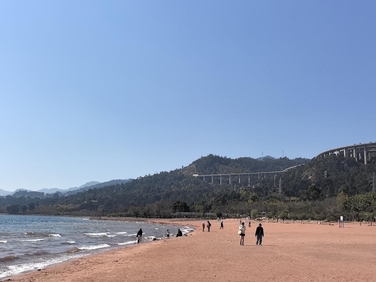 已经开打了。特朗普的最后通牒时间还没有到，但是每次特朗普只要表现出了一点点想要结