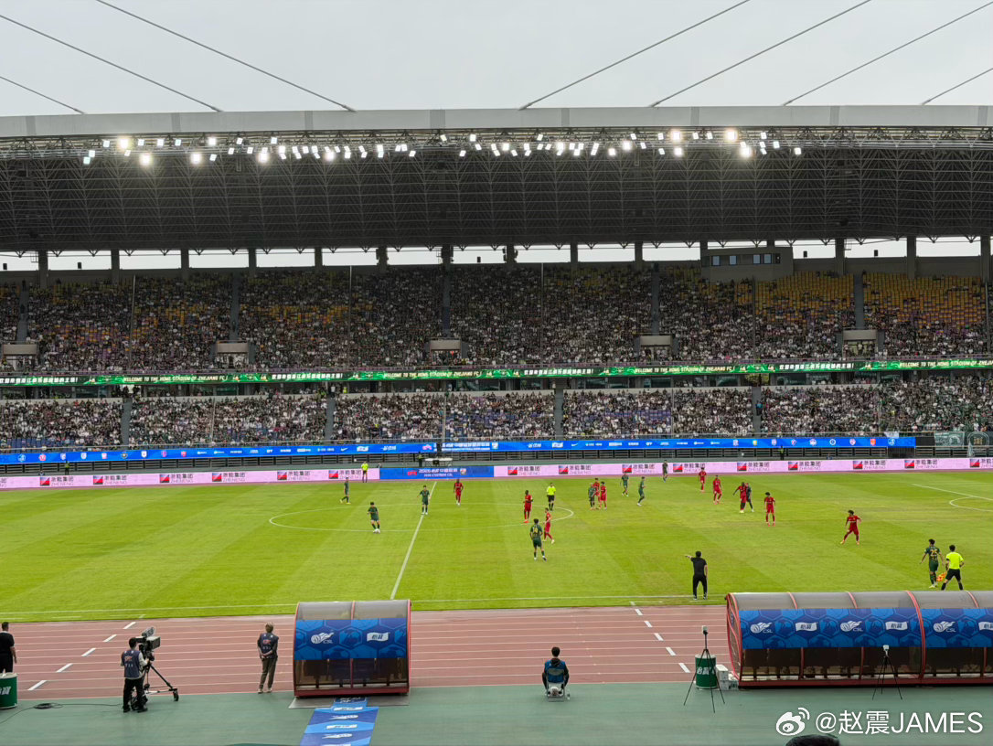 杭州今年主场观众也不少啊！ 