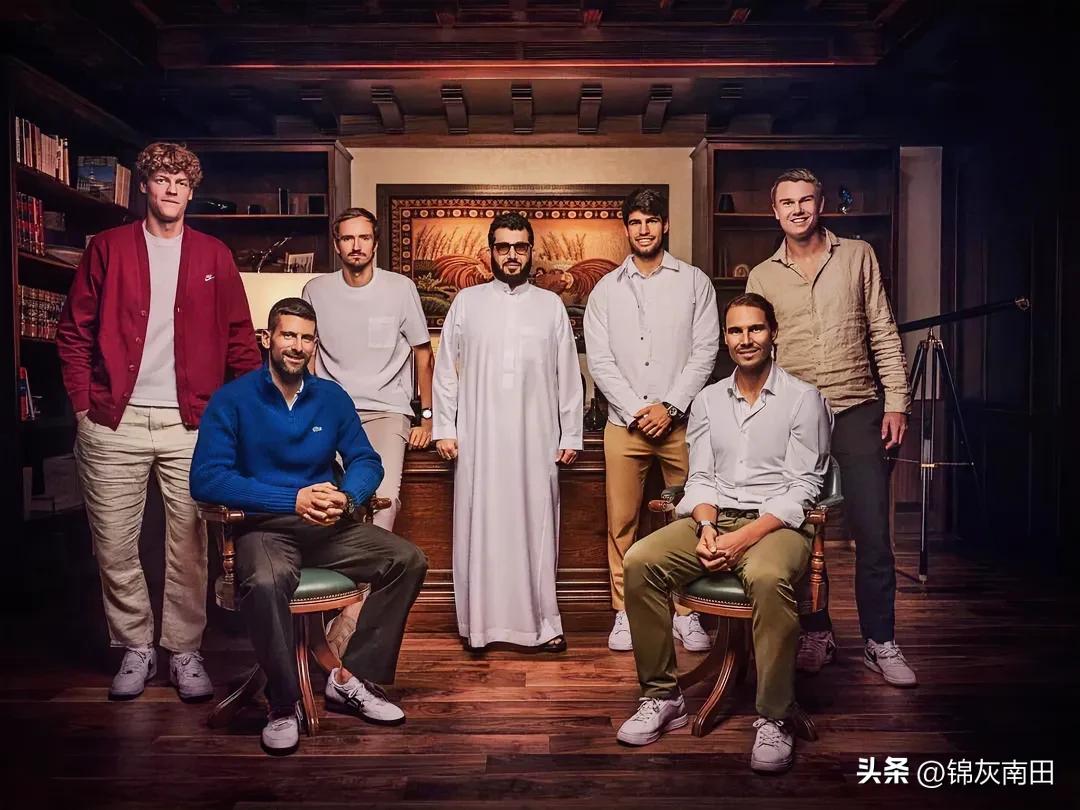 #利雅得六王赛# 六王大合照，中间的那位一定是沙特金主王子。有资格和他们在一起的