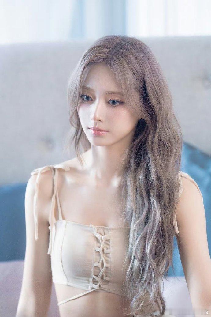 许光汉曾与周子瑜妈妈合影 网友曝许光汉周子瑜恋情，好像这俩人最大的交集是周子瑜妈