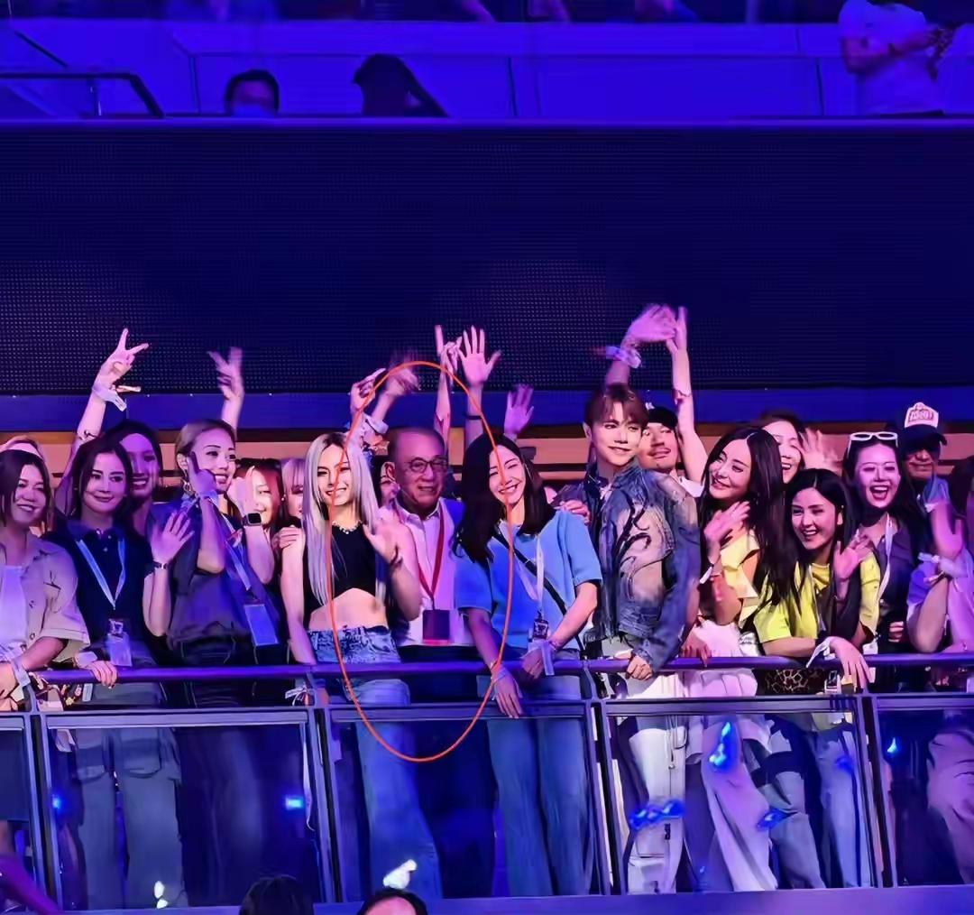 霍汶希曝英皇“家文化”内幕：签终身约不抽成，待艺人如家人，谢霆锋、陈伟霆等愿为公