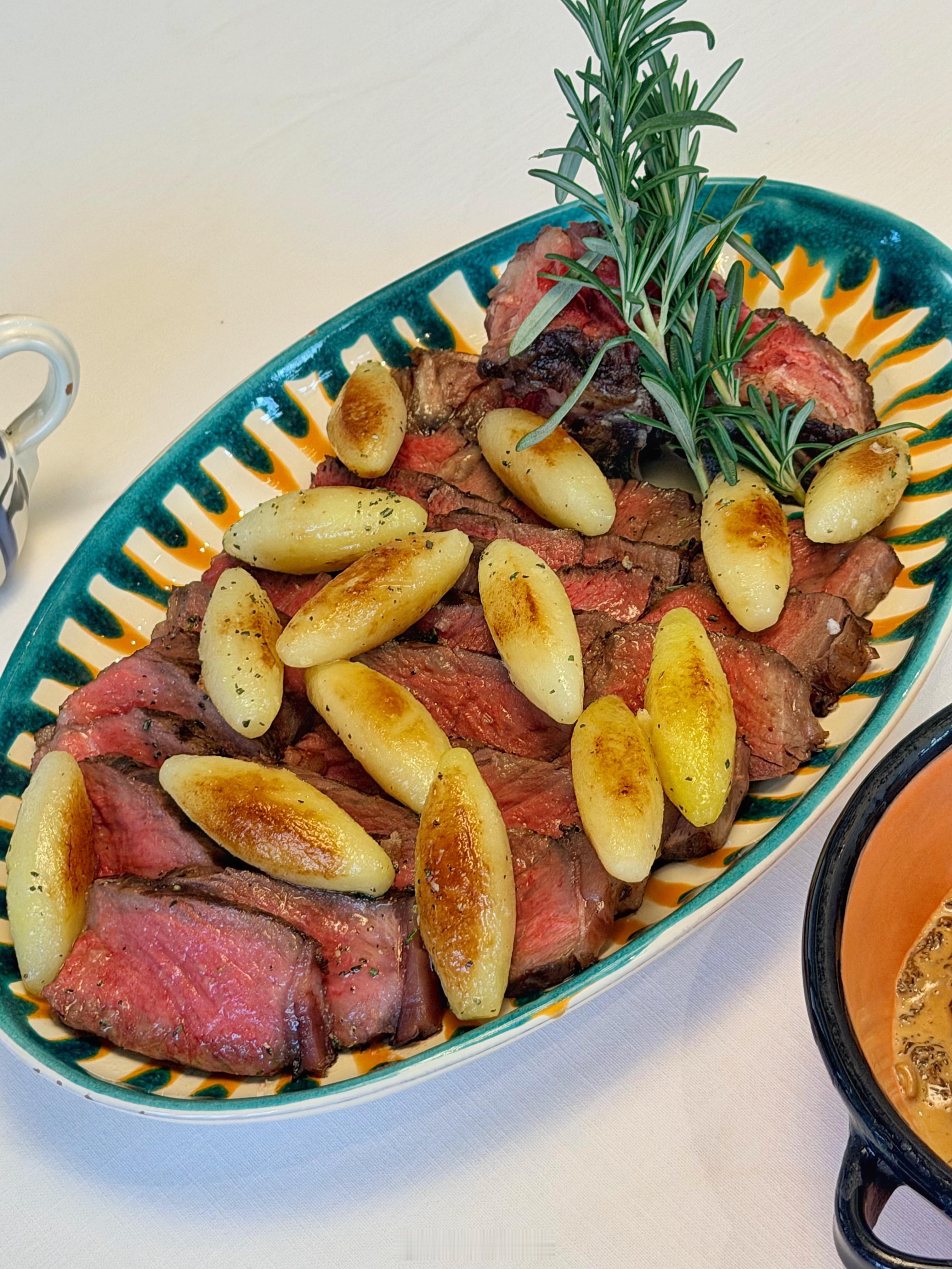 从今年开始，妈妈退到了舞台后，生日自主权都交给你👯♀️会约好朋友吃漂亮饭，一起