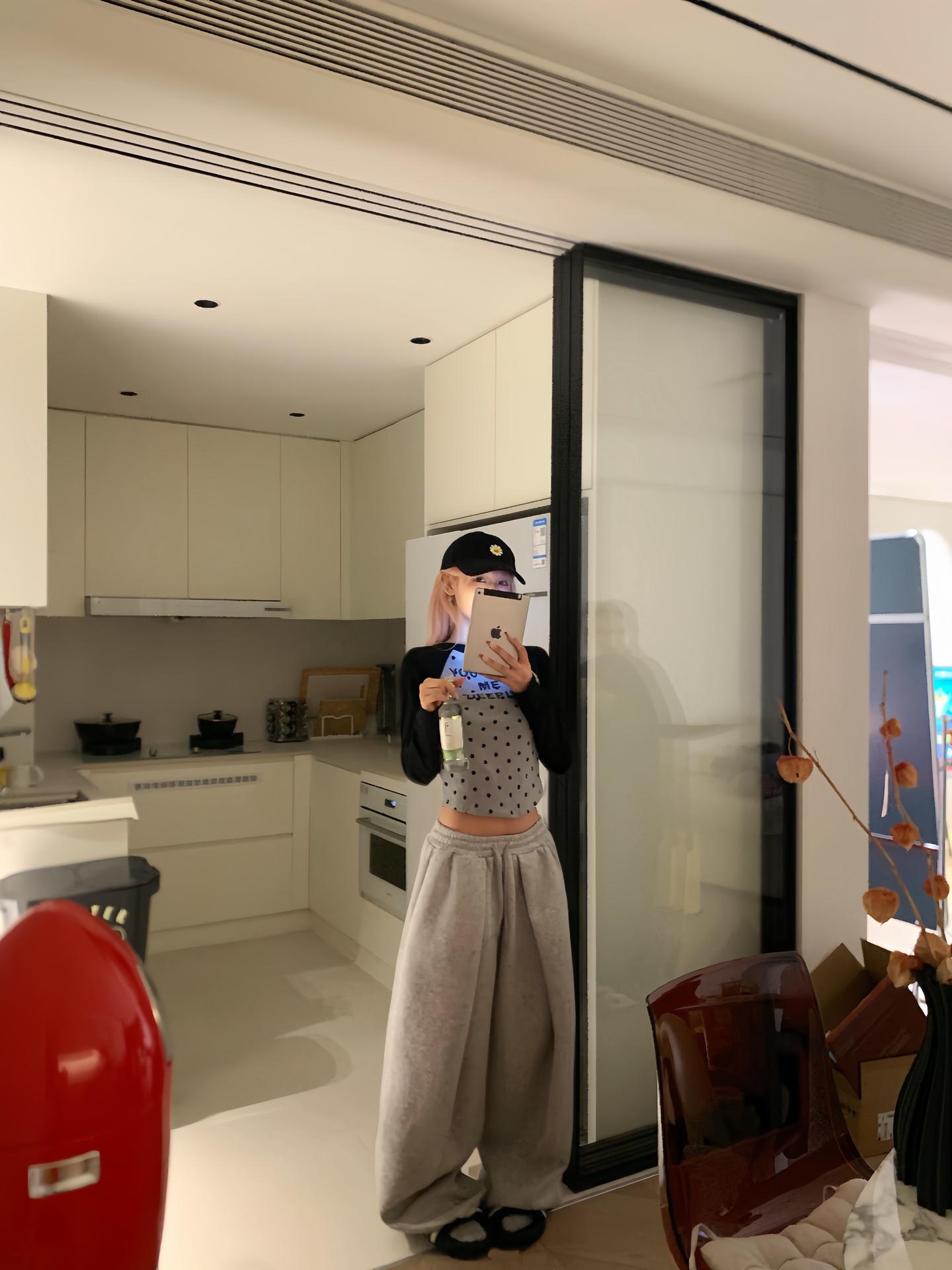 人不需要每天都过的很幸福 你每天过的怡然自得 你很平静你很舒服 不要恐...