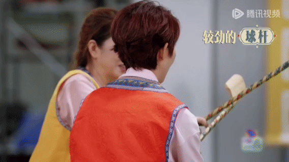 #皇后敬妃随地大小斗# 皇后敬妃的运动会之争，开场激烈过程紧张，敬妃的摔倒瞬间换