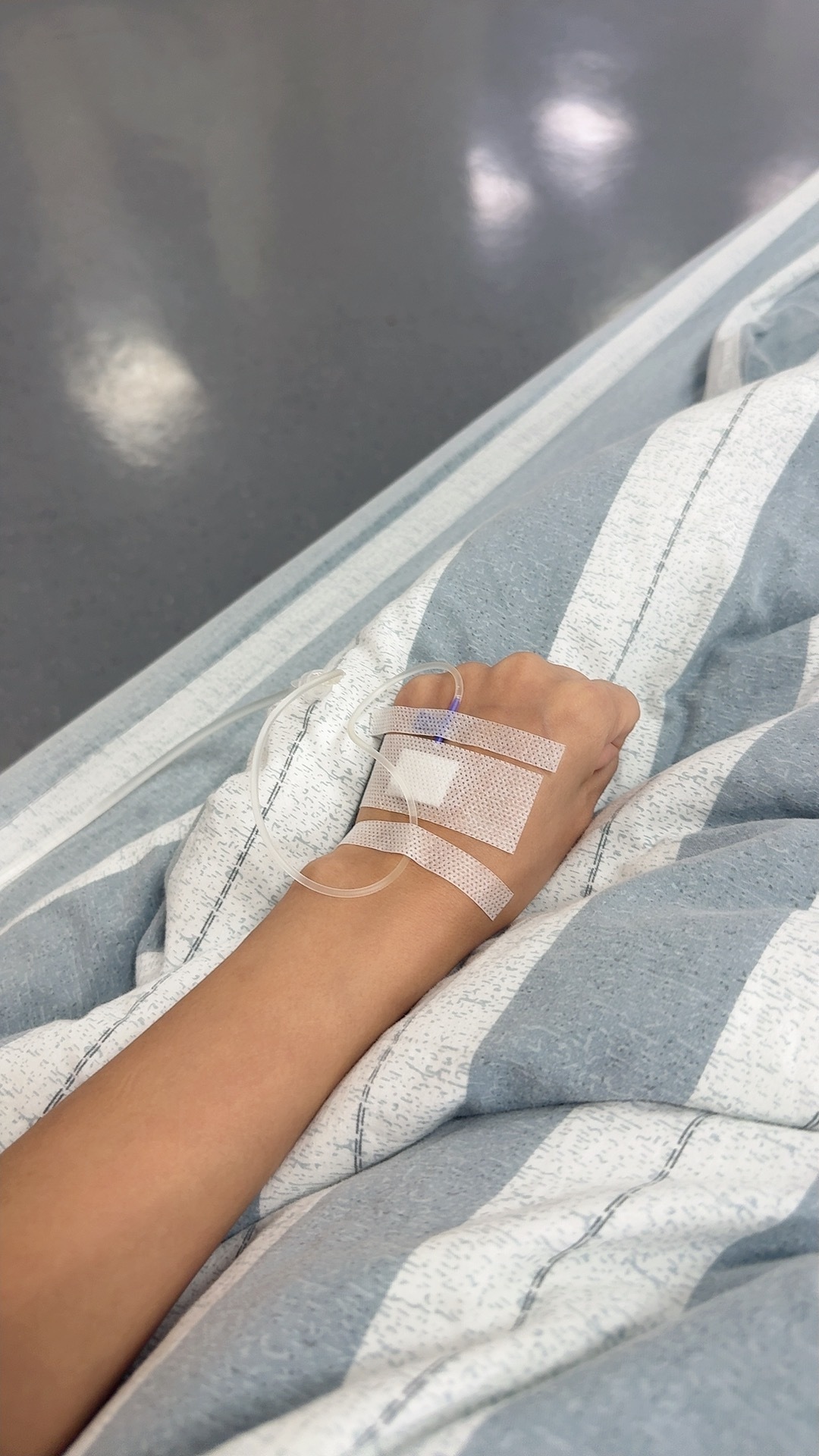 坚强的笨女人还是到医院挂水了  ​​​