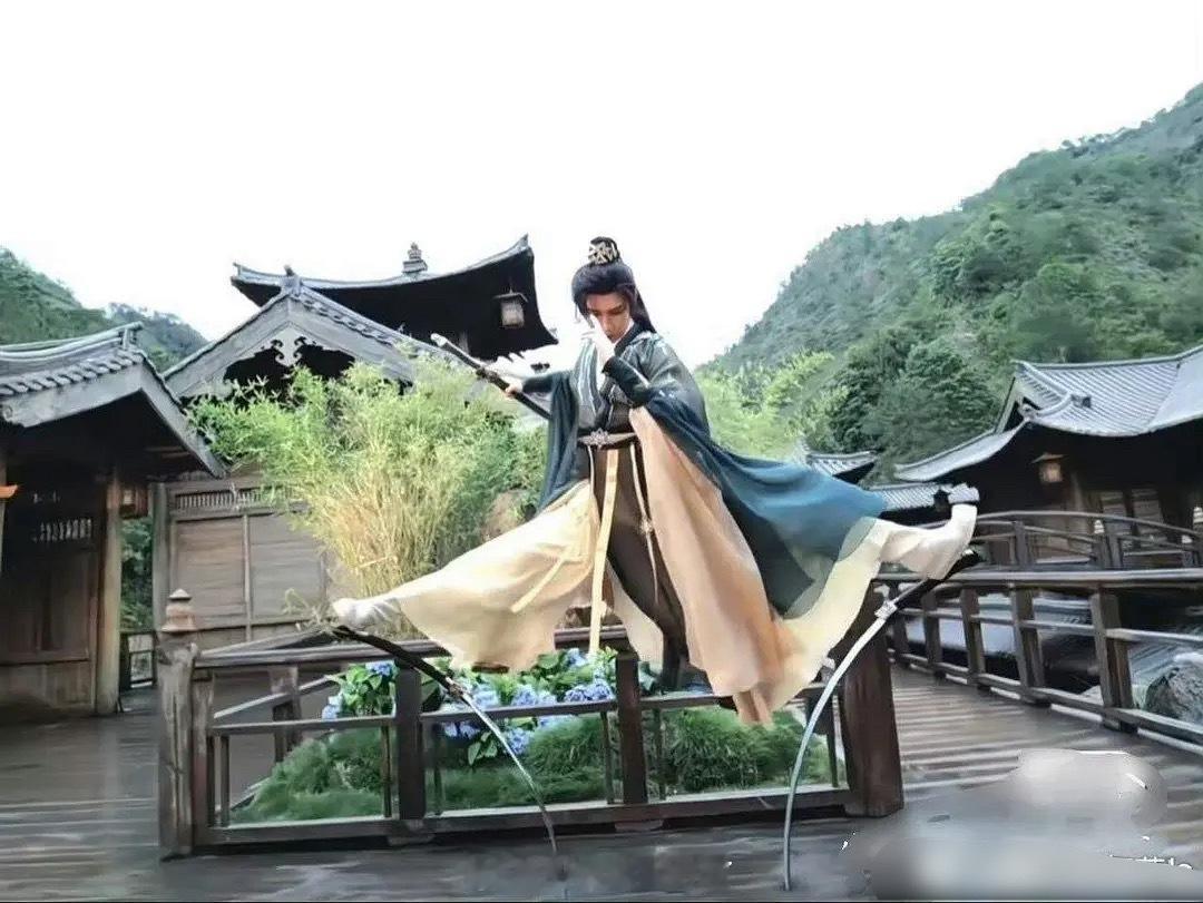 这个姿势原来是这么来的[傻眼][傻眼] ​​​