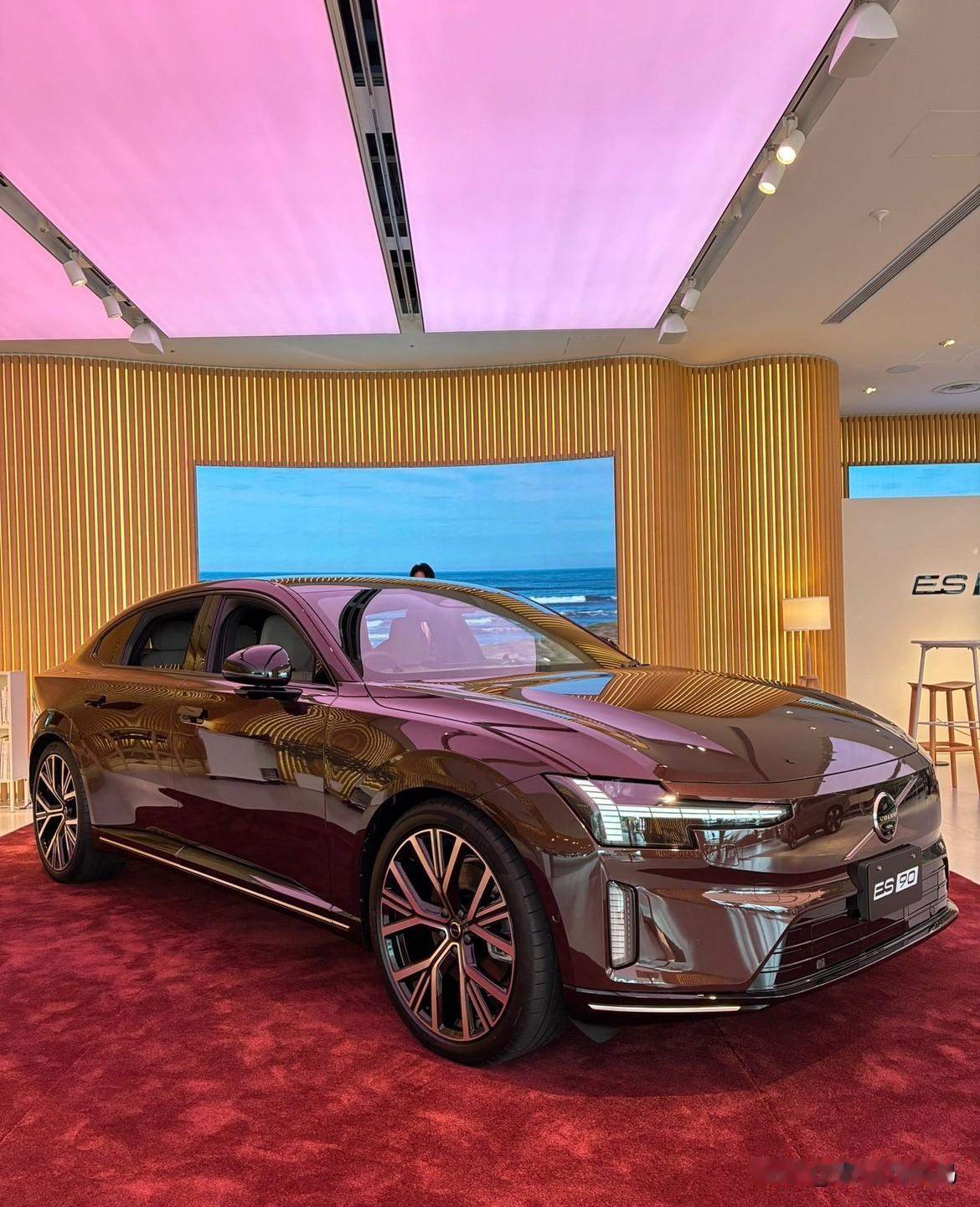 查了下2026年上半年的国内新能源车25-35万级别的销售数据，发现卖得最好的依