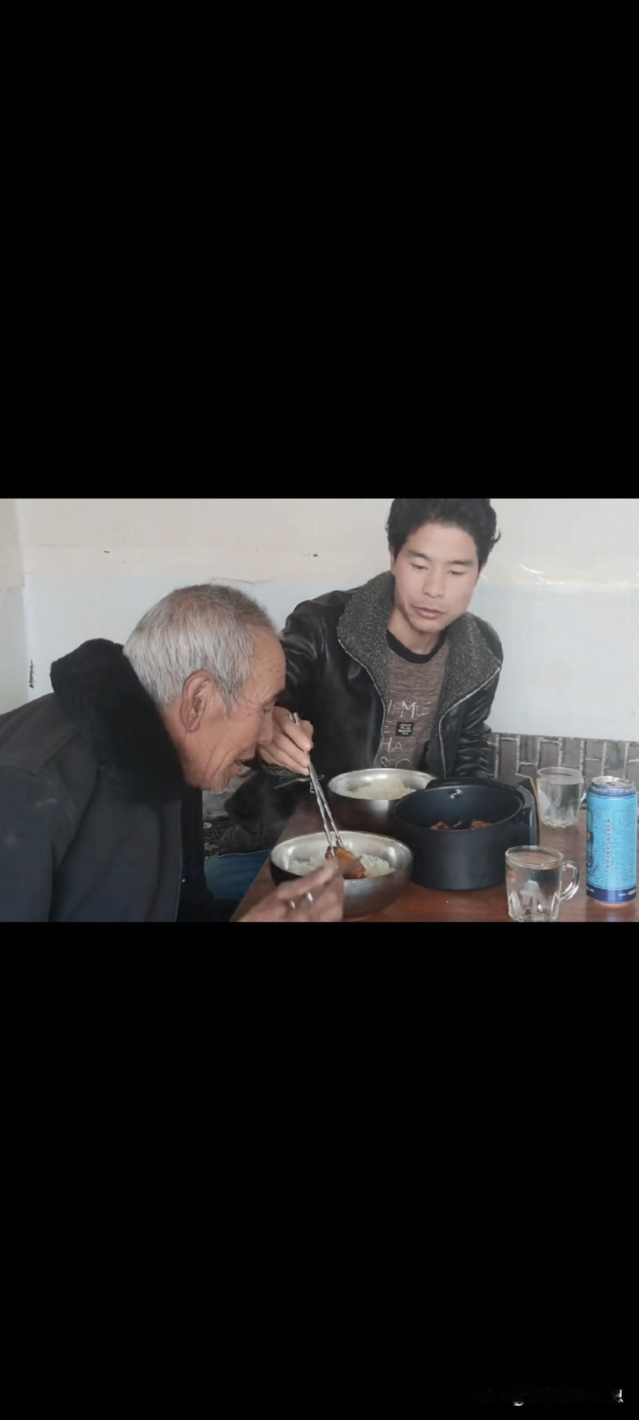 儿思父亲
作者安艳祥

儿思父亲如路，
孤子心恒磐石。
悲歌灌洗心灵，
伟大父亲