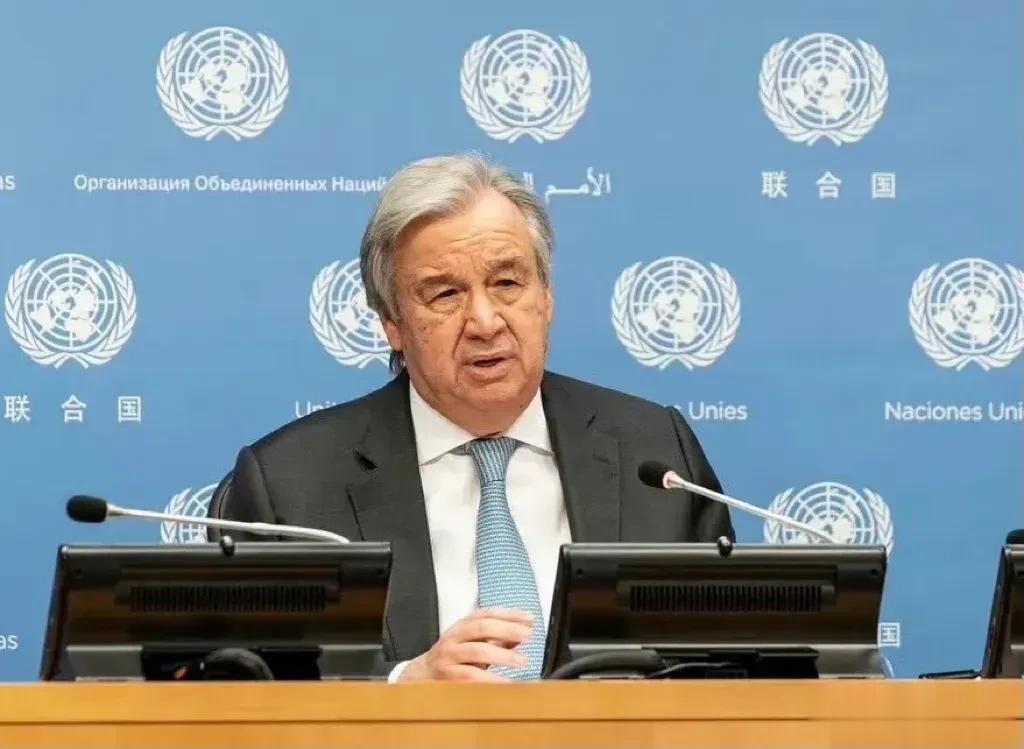 反转！联合国秘书长古特雷斯再次为巴以冲突发声。
10月13日，随着以色列向加沙北