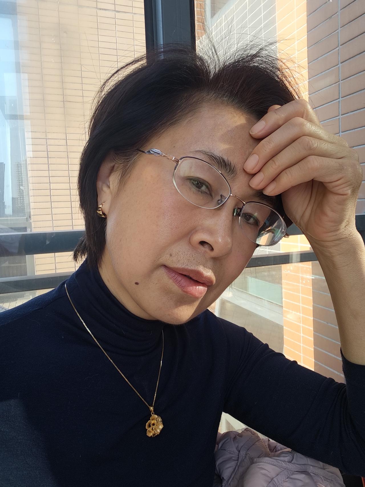 年初八，我和大家一起开工了。
休息10天，说实话，我也懒惰了，为此，昨晚还有一点