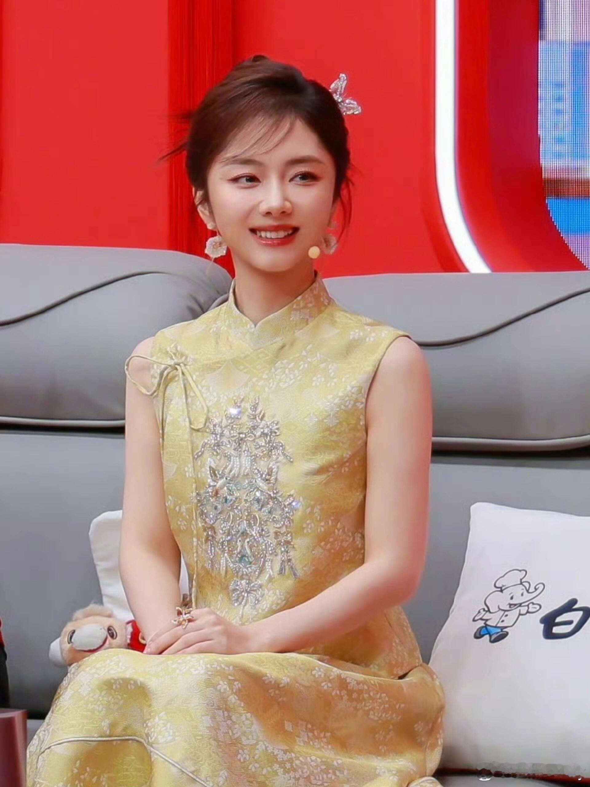 下一站春晚高清照合集，大家都穿的红红火火白鹿、田曦薇、丁禹兮、李昀锐、毕雯珺、宋