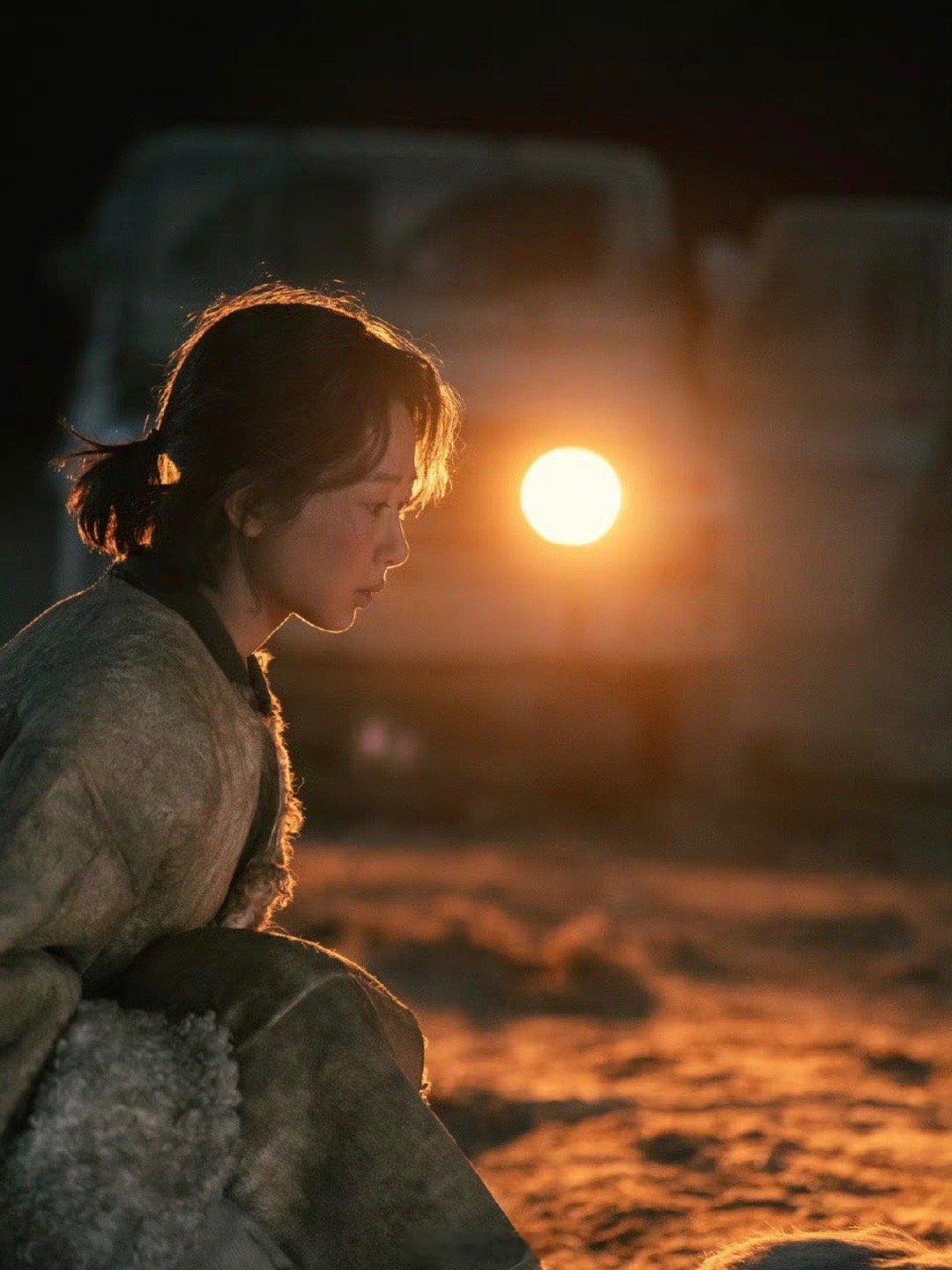 杨紫梅婷杀青拍立得 杨紫、梅婷这对母女让人羡慕啦！电视剧《生命树》今日杀青，梅婷