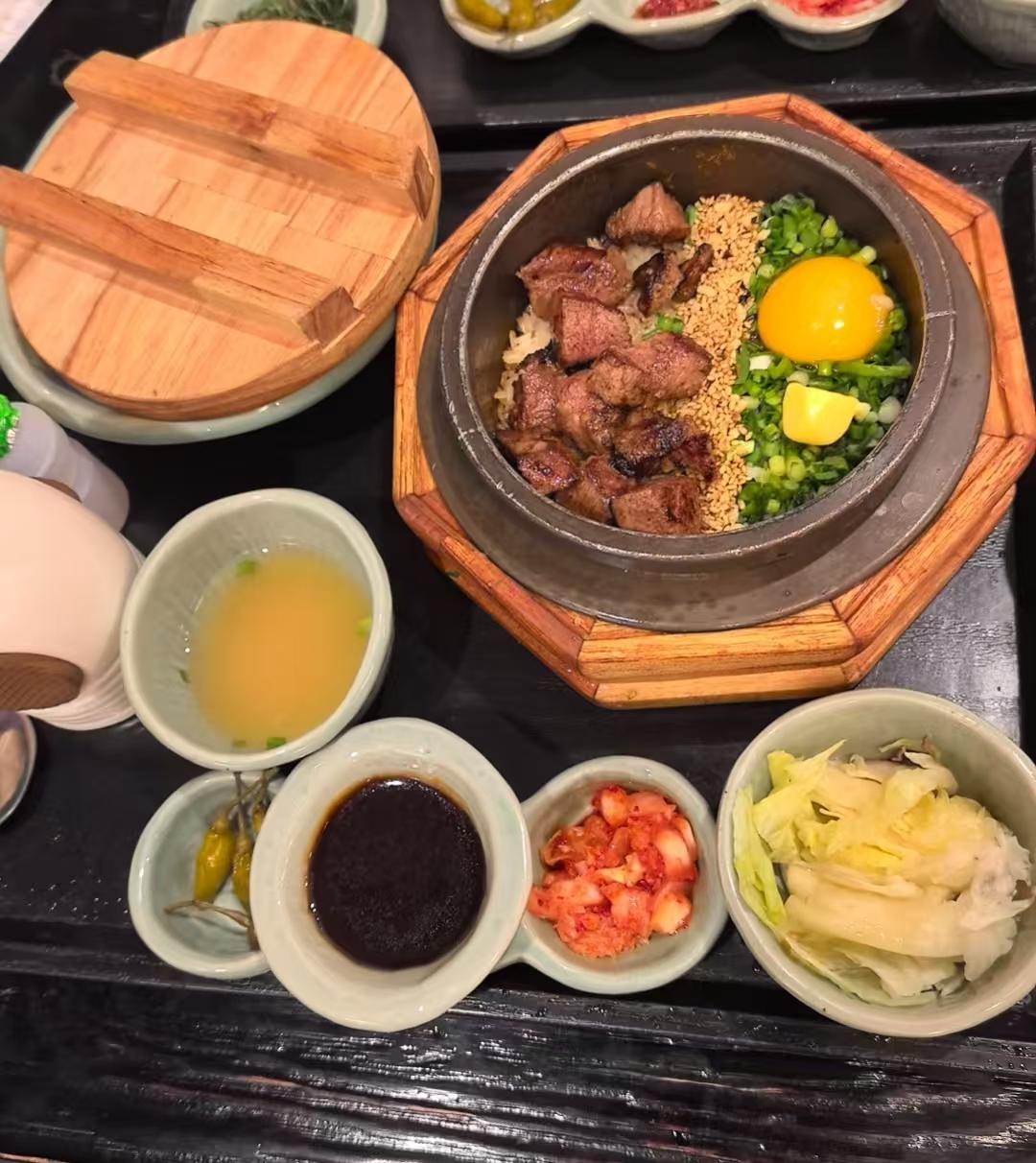 韩国游印象∽
近日，爱人随旅行团开启了韩国首尔七日游之旅，团费大概六千元。此次行