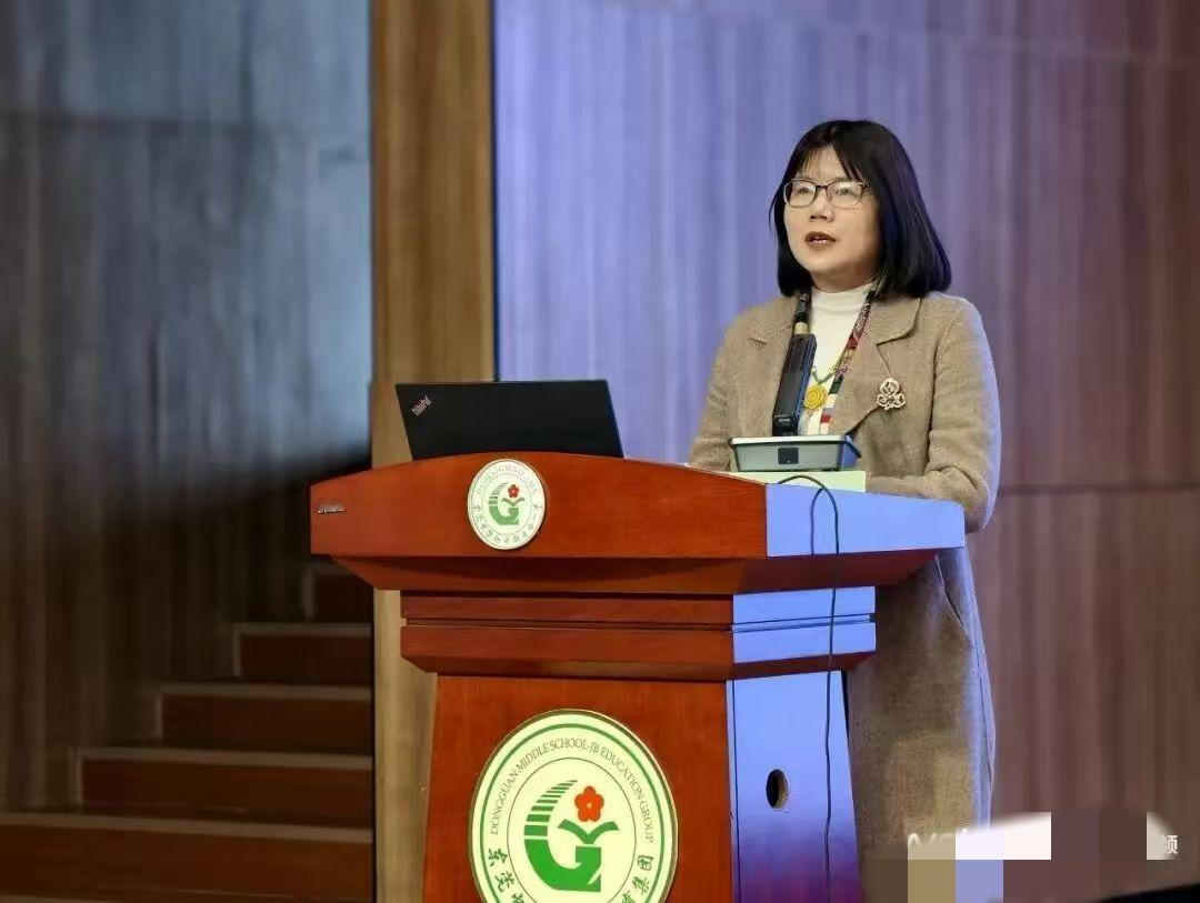 靴子落地！东莞市麻涌镇成人文化技术学校原校长曹梅，今天被双开。
2026年4月2