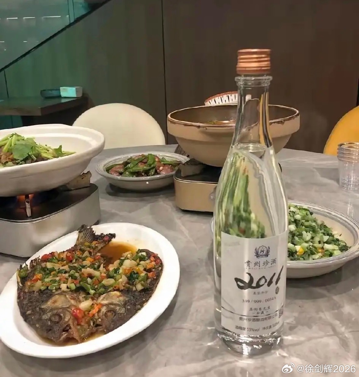 这瓶酒看上去平淡无奇，但一般人喝不起！ 
