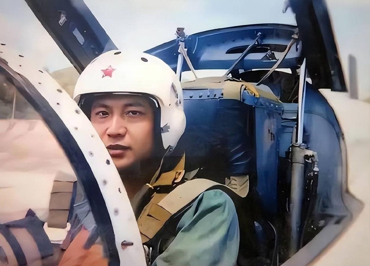 呼叫81192，25年了，祖国和人民一直在等你返航！2001年4月1日，美国海军