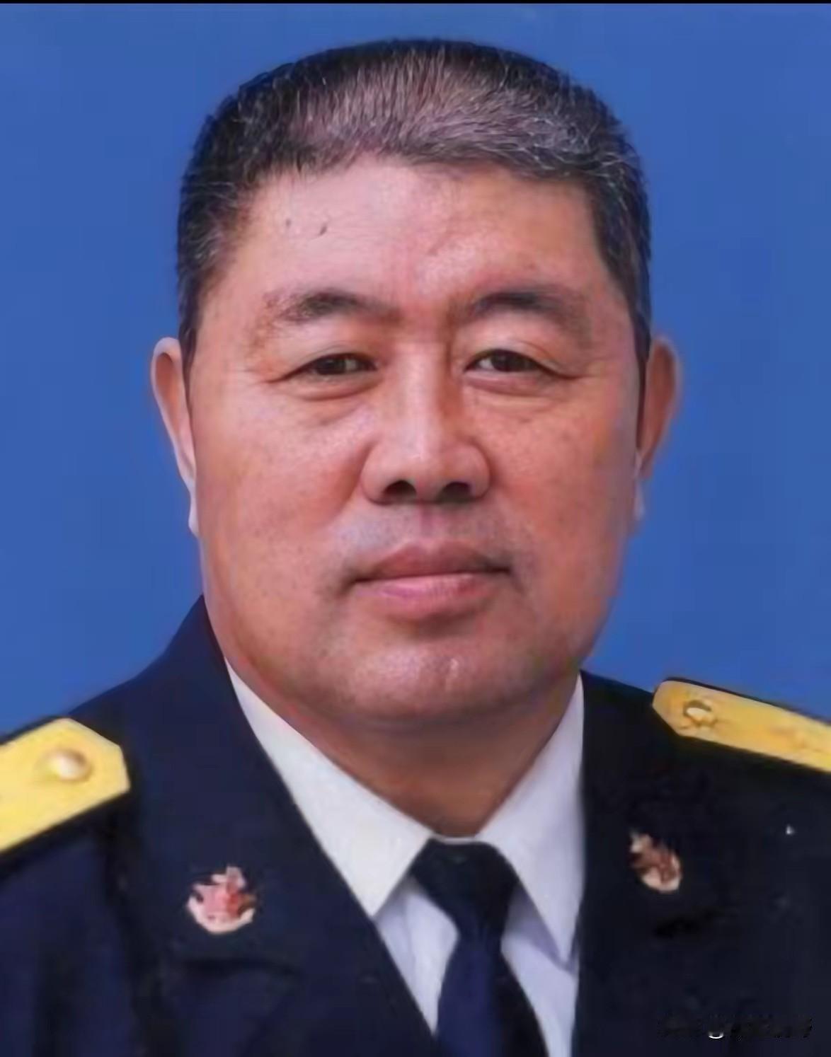 泪目！南海舰队司令员王永国离世了
他在任期间，扎根海防默默奉献，这辈子有两件大事
