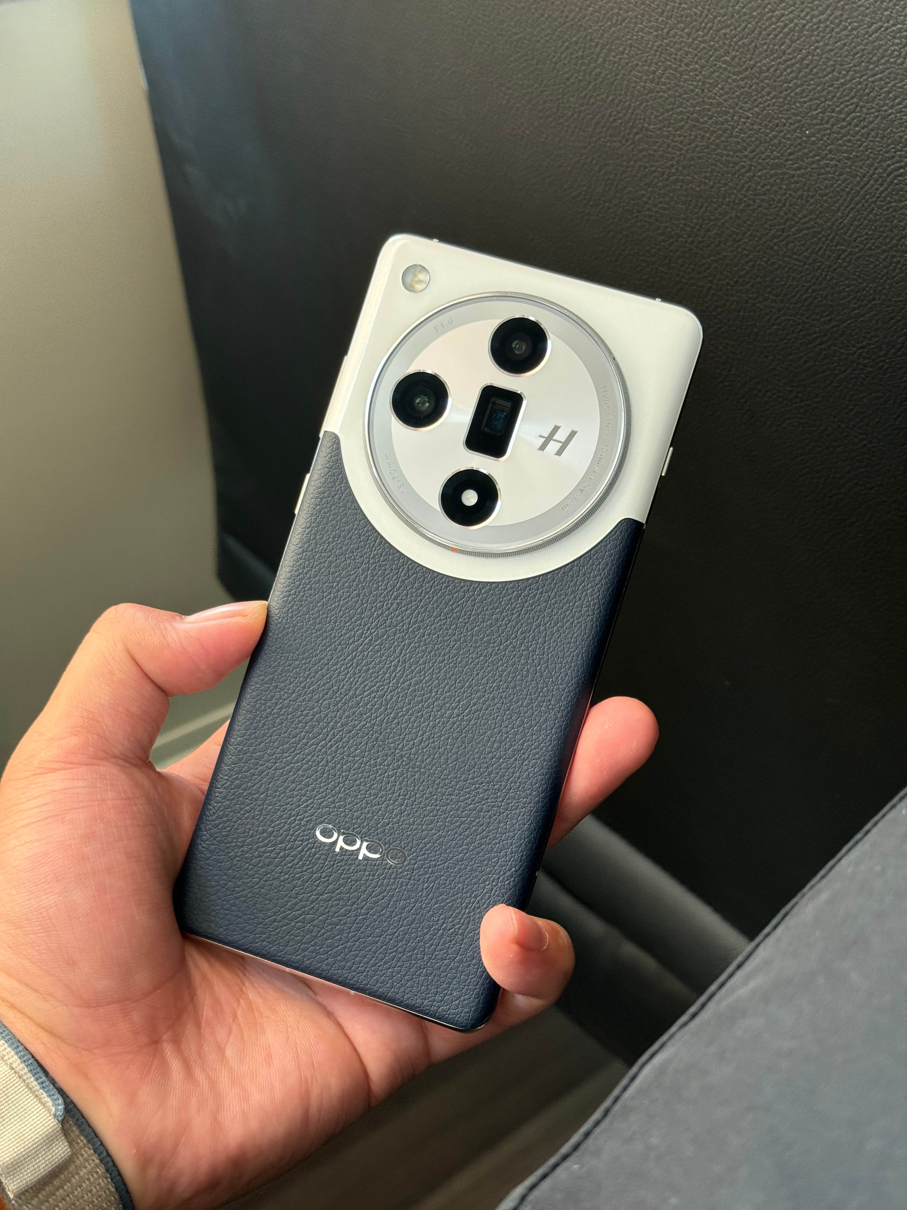 我觉得OPPO Find X7这个设计是好看的，是高端的！评论区猜一下标准版和U
