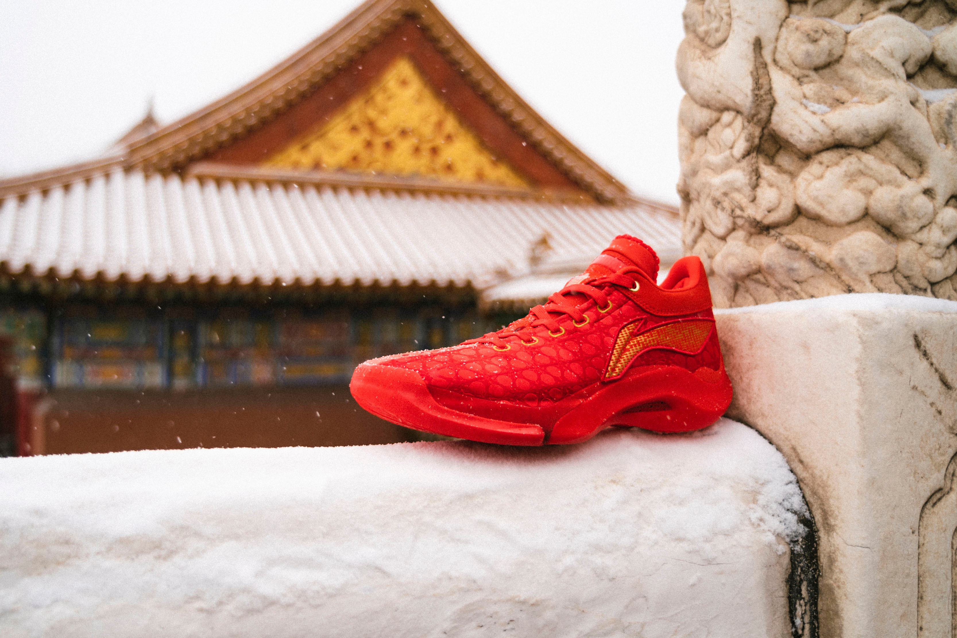 百年故宫博物院  20年的驭帅 这个小兄弟摘取太和殿三交六椀菱花窗棂一点灵感 庆