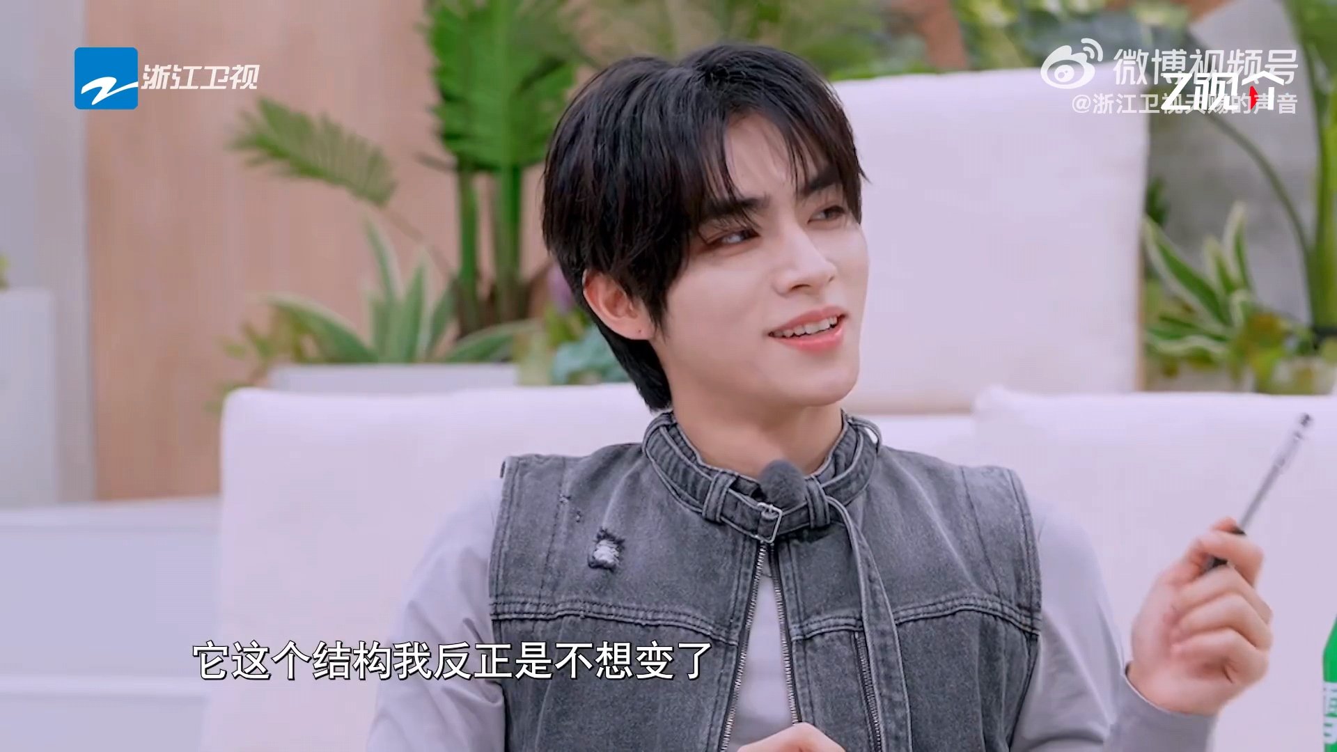 黄子弘凡肖俊谁降key谁小狗黄子弘凡这歌谁降调谁是小狗哈哈哈哈哈哈黄子弘凡这胜负
