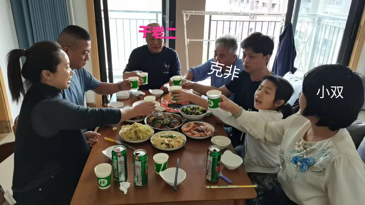战友于老二为战友老蔫不“下岗”献出了小手指头！
我把于老二从黑龙江忽悠到西双版纳