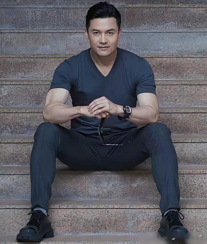 70岁了，还这么年轻，求保养秘诀，怎么做到的？提供最关键的一步即可

晒图笔记大