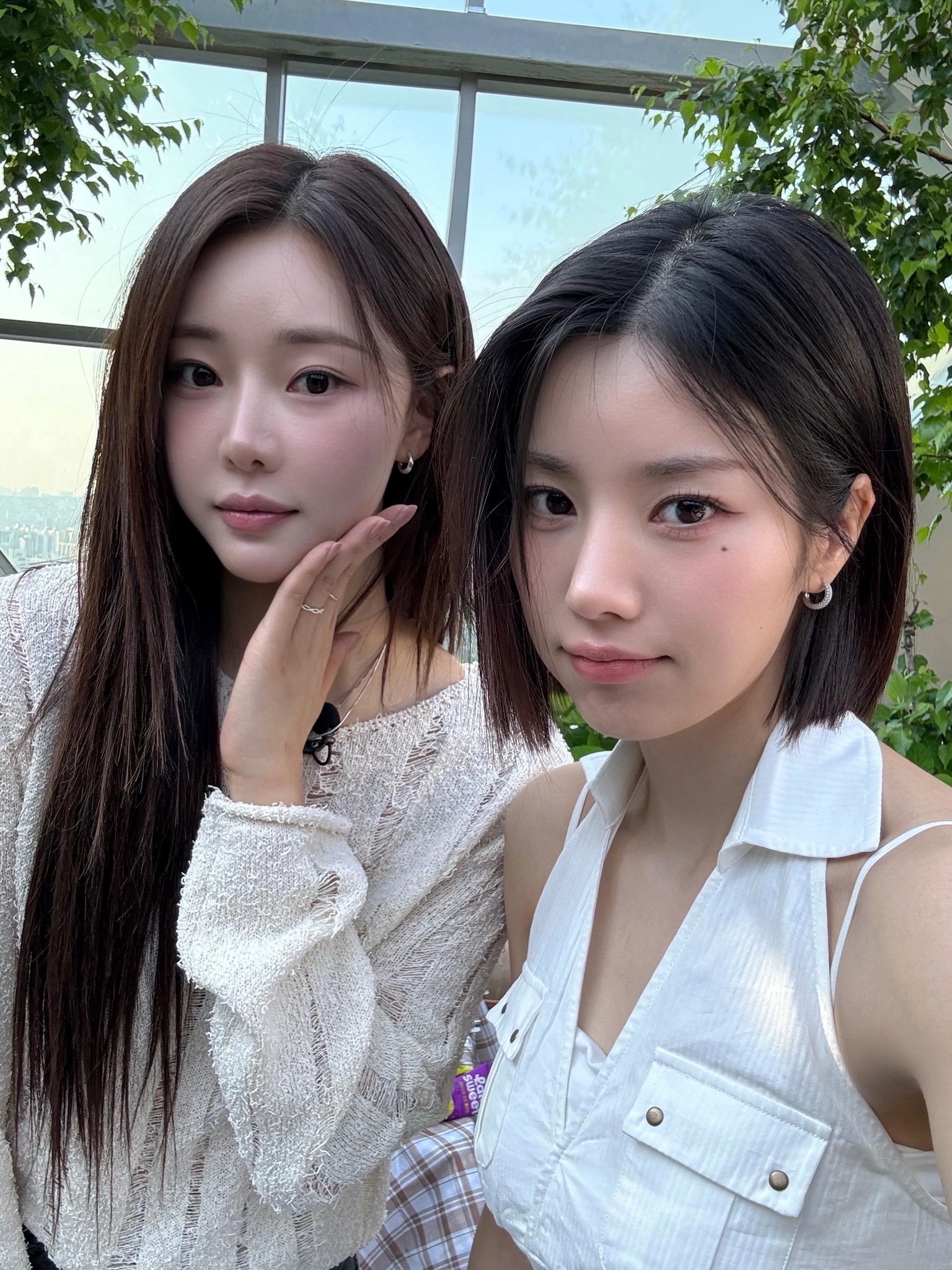 250712🫧权恩妃 我和诗安一起拍摄的那一天！！！由于那天我们都试图保持严肃