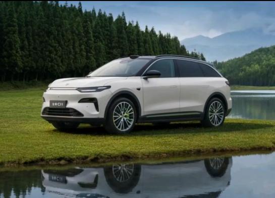 15 万级两台热门增程 SUV，纠结点大多不在参数
逛车市发现，深蓝 S07 和
