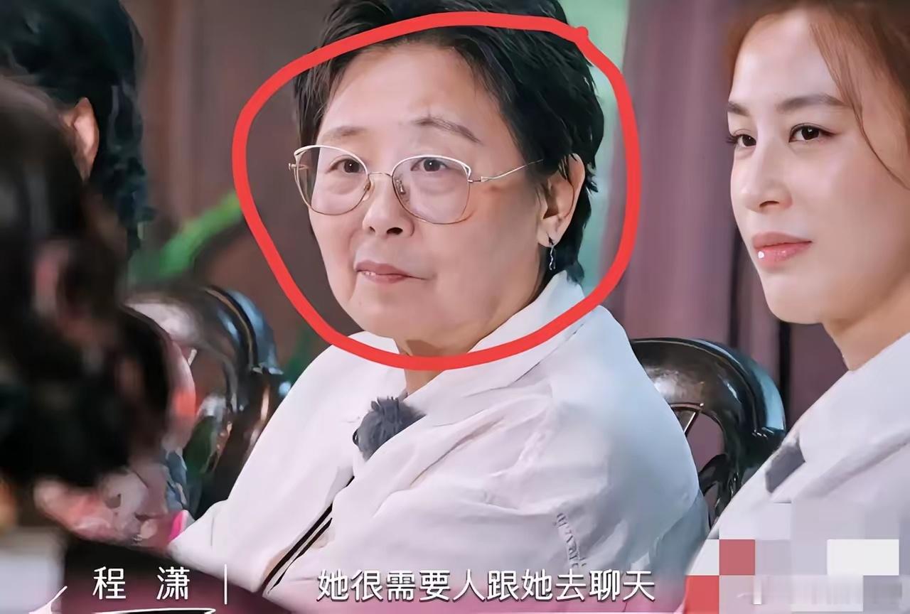 黄圣依妈妈终于不再避谈！首次公开回应女儿与杨子的婚姻状况邓妈妈坦言："我也是从电
