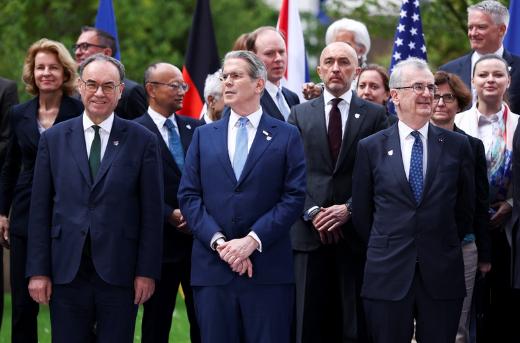 德国财长突然在G7会议上撂下一句狠话，直接撕破了西方表面的一团和气。
 
当地时