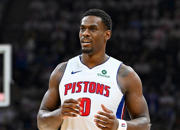 NBA情报局09月28日讯

前NBA球员埃文·特纳做客播客节目《OPEN FL