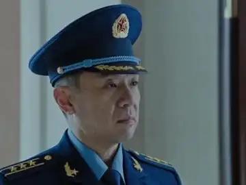 铁翼雄鹰王中元：守护蓝天的热血传奇

据央视新闻12月18日消息，近日，南部战区