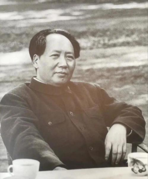 新中国成立之际，列强要求偿还清政府欠的7.3亿两款，不料毛主席仅用一招，就解决了