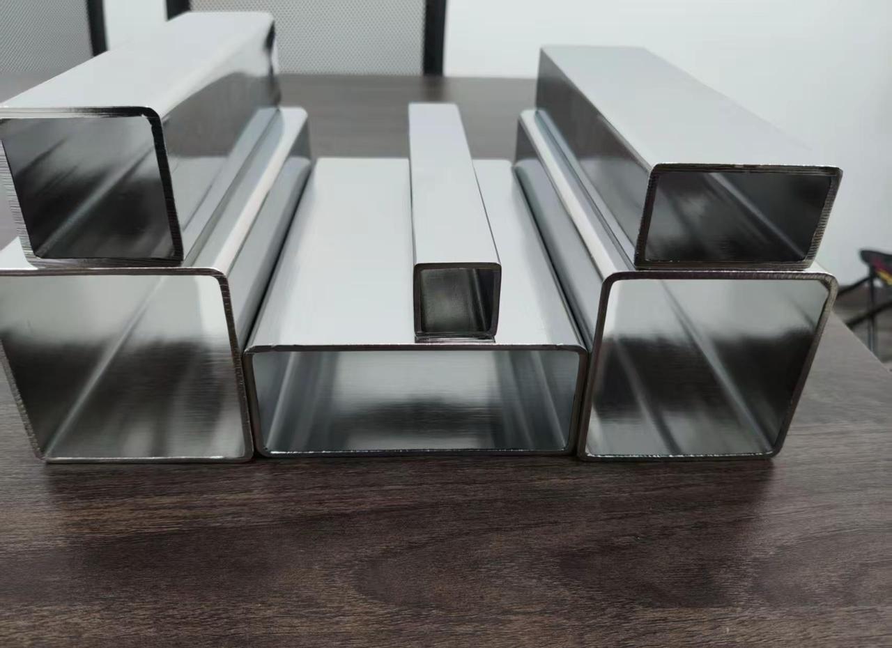 旧岁千般皆如意，新年万事定称心！收尾，重启，前路漫漫亦灿灿！