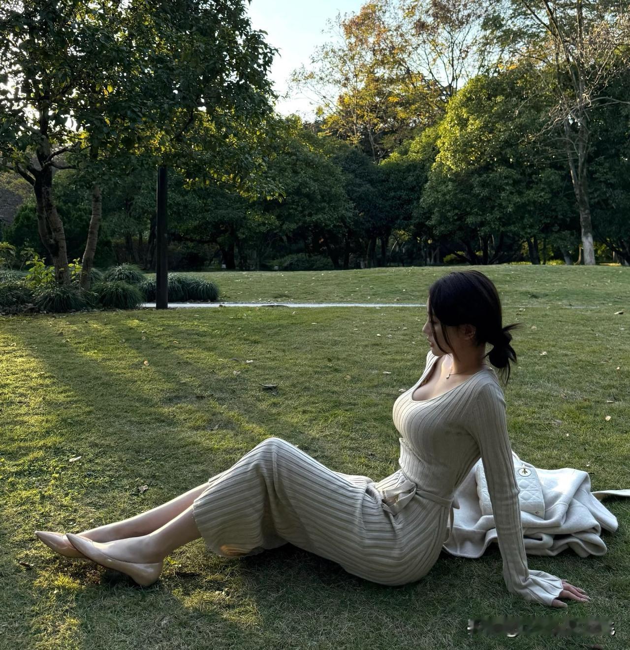 95后空姐飞不动啦[伤心]
天气虽然微冷，
但冬日的暖阳让人觉得惬意[太阳]
有