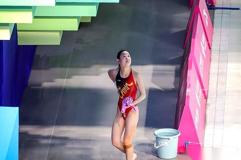 看到张家齐全运会第10名的成绩，好多人估计心里咯噔一下。
21岁，东京奥运冠军，