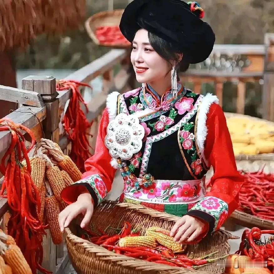 歌手云朵现身三沙市
   云朵在三沙市参加演出活动。她动情的说：“这次非常荣幸的