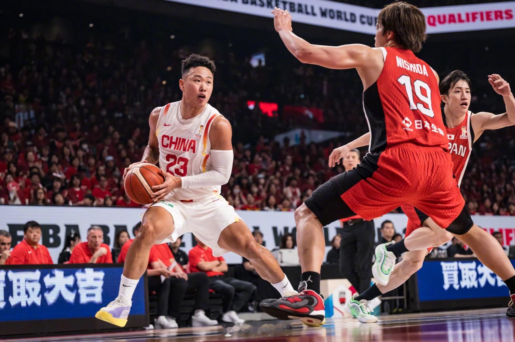 今天赛前，舆论上不说一面倒吧，至少也是大部分人不太看好中国男篮，看好的人心里也都