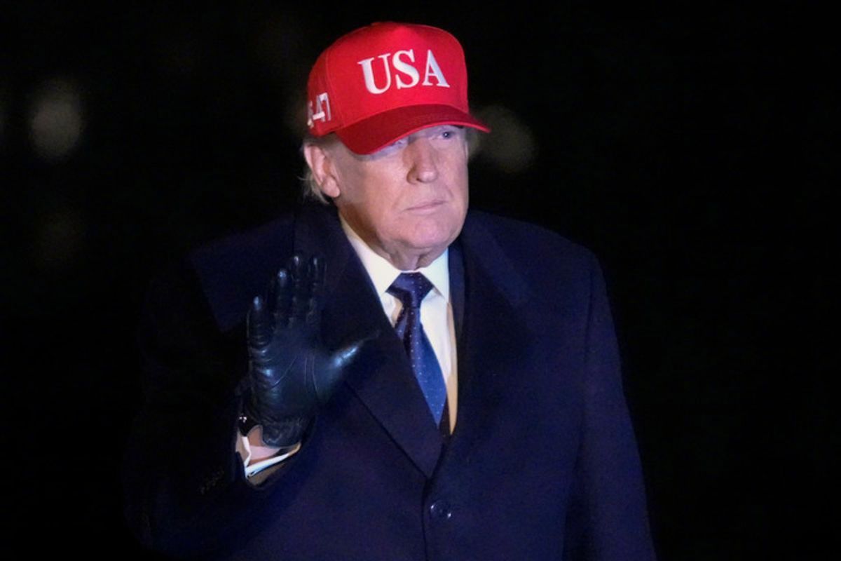 #美政府在国内陷三重危机#【#民调显示43%美民众反对打击伊朗# 美政府在国内陷