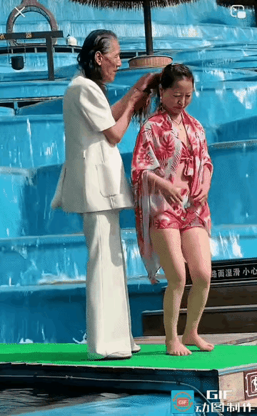 是什么造就了这些小丑？这个社会上总有那些群丑乱舞，只是不知道是什么造就了这些小丑